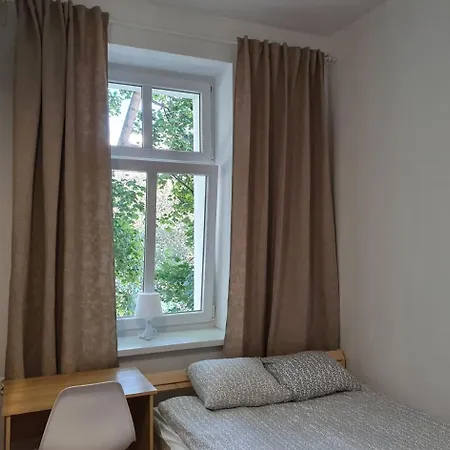 Nw Pokoje 10 Minut Pieszo Do Centrum Hostal Sopot