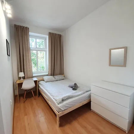 Nw Pokoje 10 Minut Pieszo Do Centrum Apartment